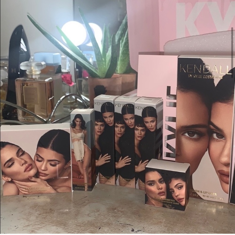 ♥️KendallXKylieCollection♥️